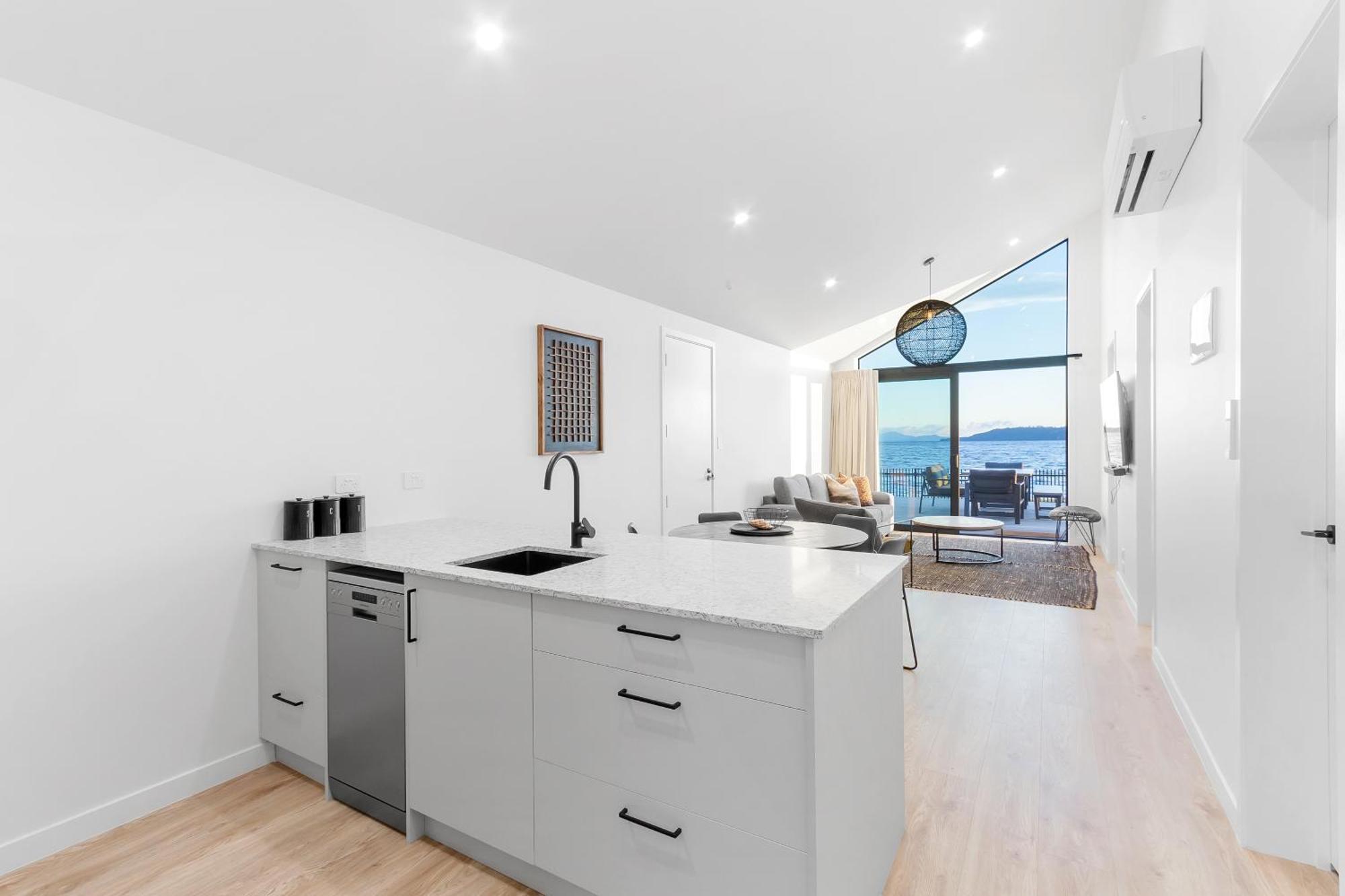 Absolute Lakefront House 陶波 外观 照片