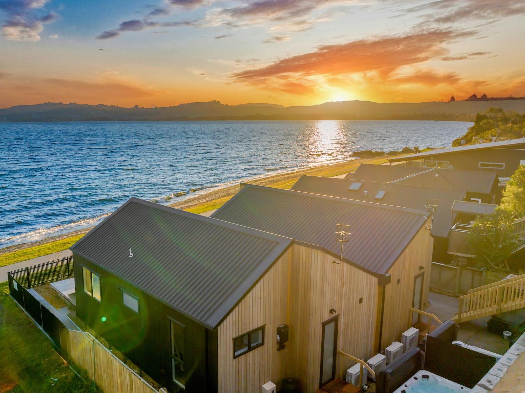 Absolute Lakefront House 陶波 外观 照片